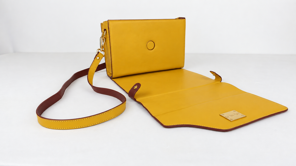 A Luxury Bag That Adapts to Every Side Of Your Life